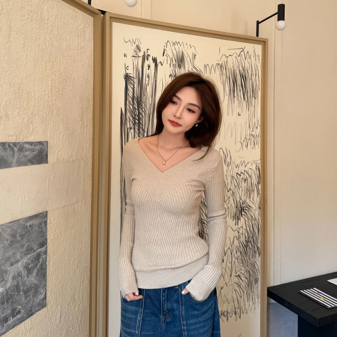 Moprobably李予诺「其心」时尚百搭V字领坑条纹套头针织衫L5476184