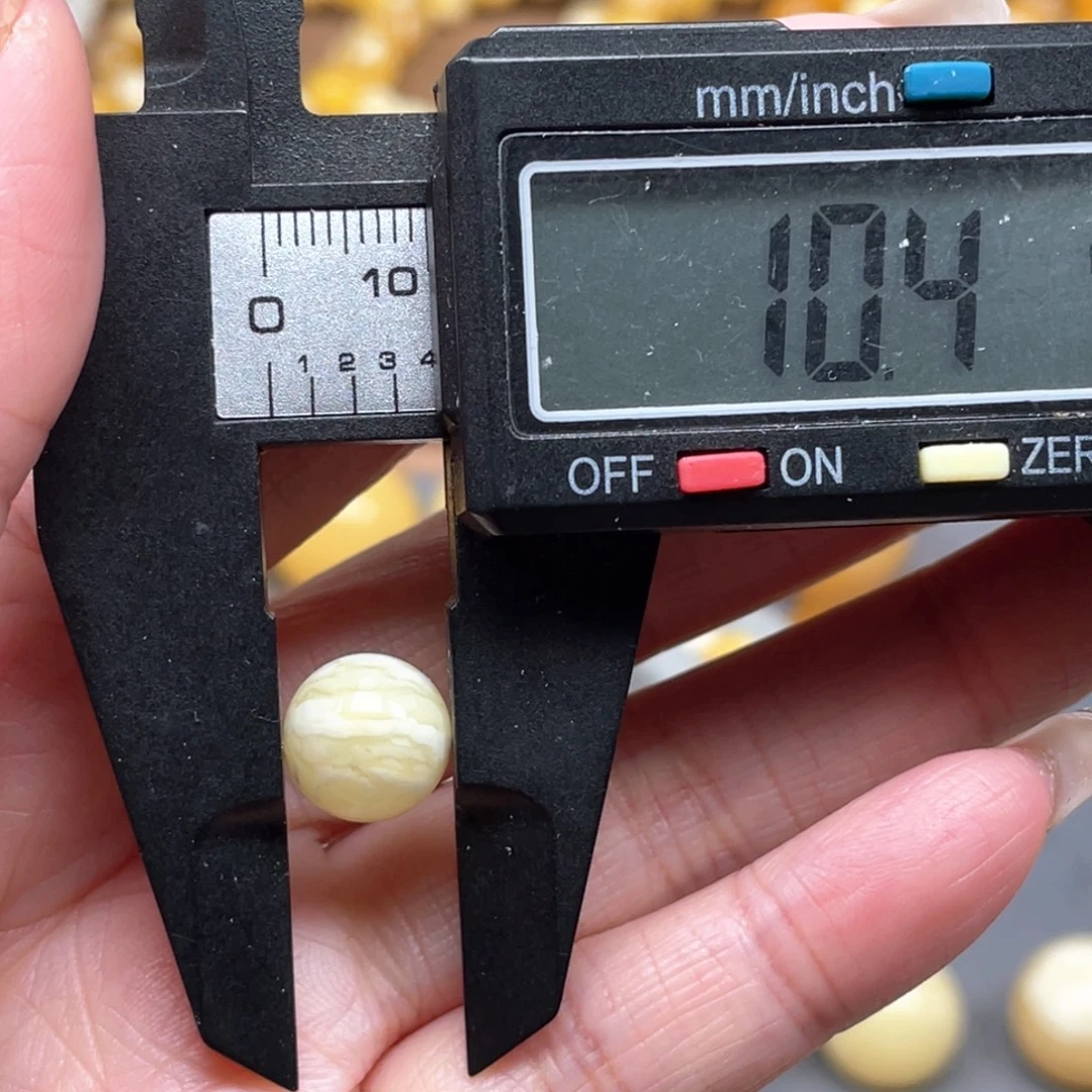 夕***雪琥珀未镶嵌裸石天然