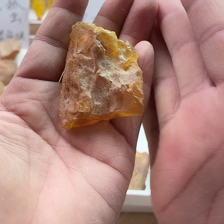 嫁***妇定制琥珀未镶嵌天然琥珀现场加工