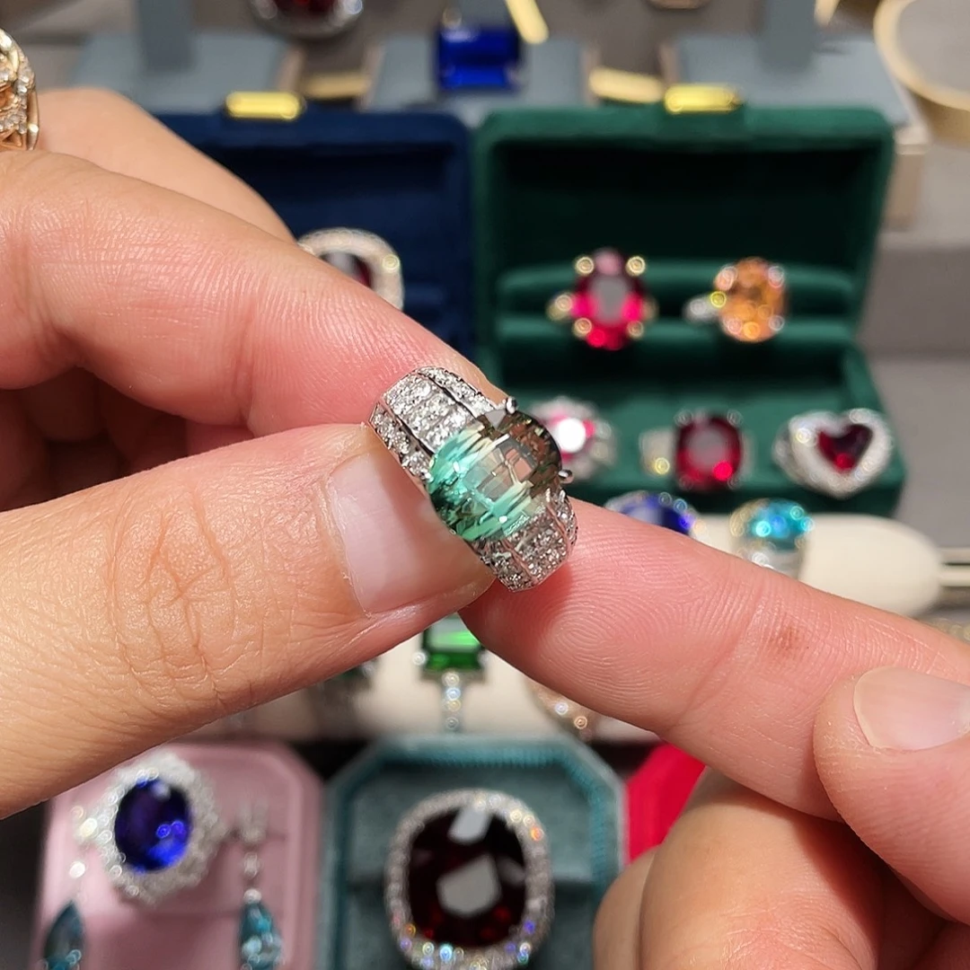 戒指18K金镶嵌碧玺6.69ct