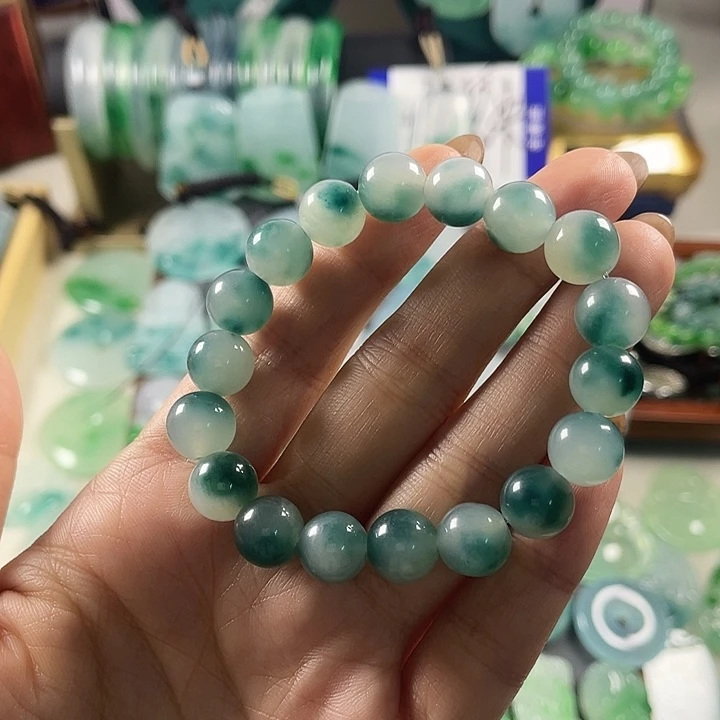 翡翠未镶嵌颈饰手串