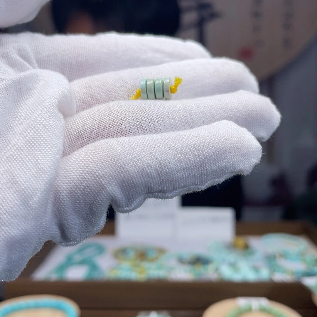 南红玛瑙未镶嵌珠宝奇石