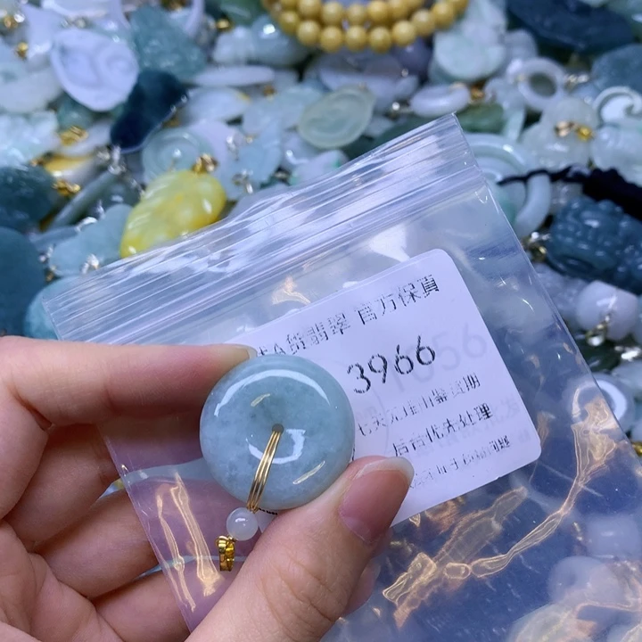 翡翠未镶嵌项圈翡翠