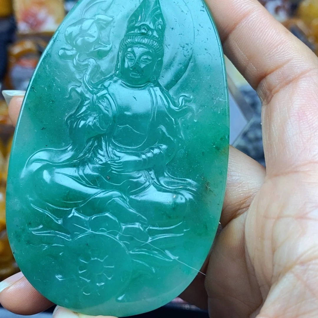 未镶嵌石英质玉（黄龙玉）颈饰