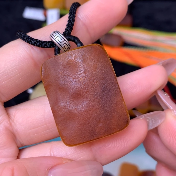 天然原皮切牌吊坠