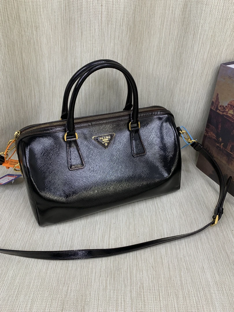 95新 Prada/普拉达 黑金波士顿包/WJ09810057/0057/护