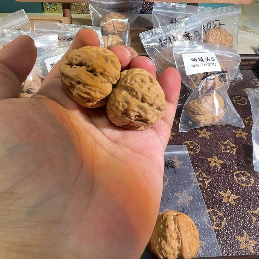 中***墅把件文玩核桃1371