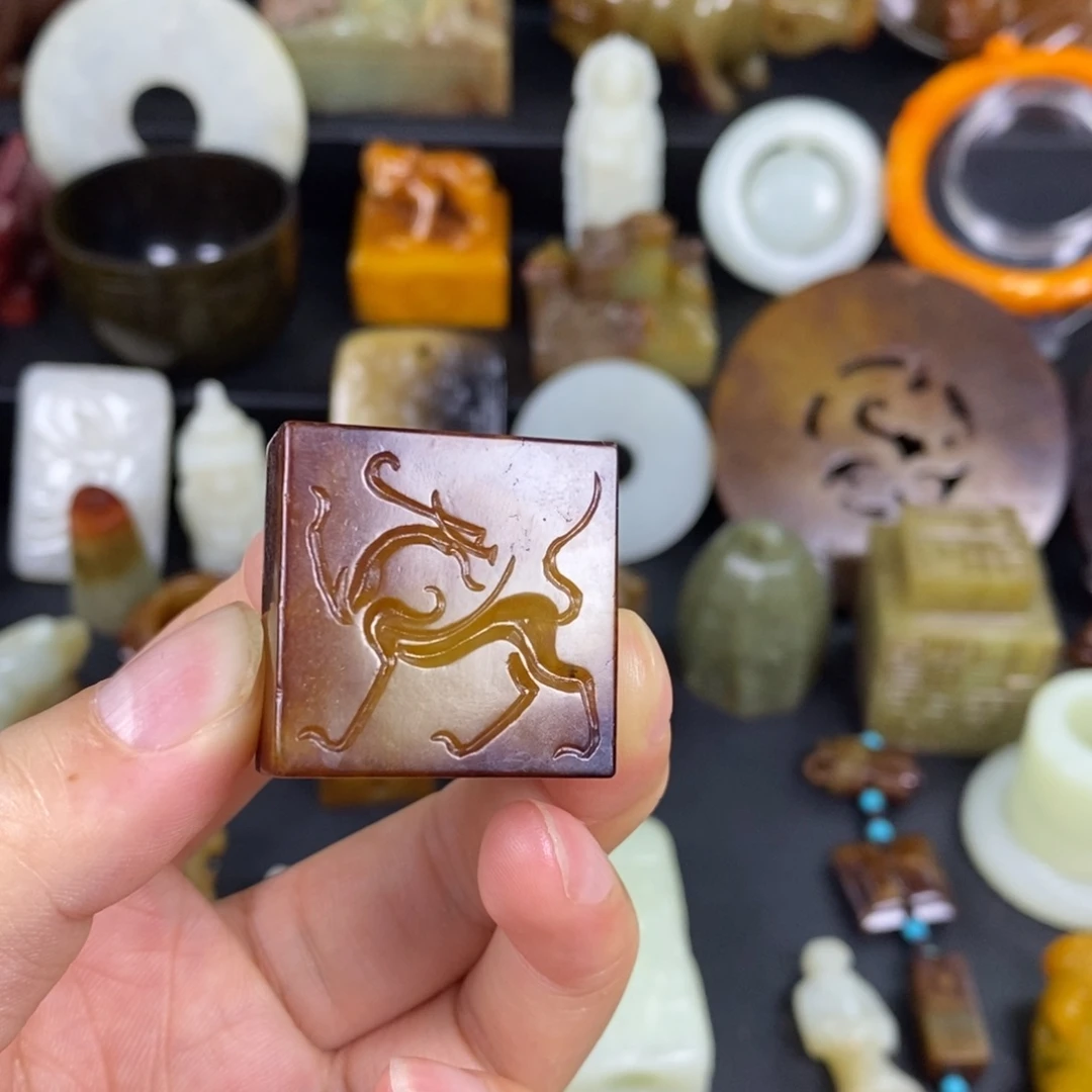 飛***將颈饰未镶嵌和田玉