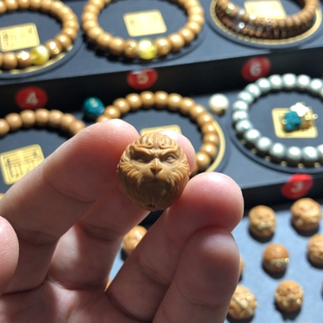 【闪购商品】猴头核桃吊坠大悟空