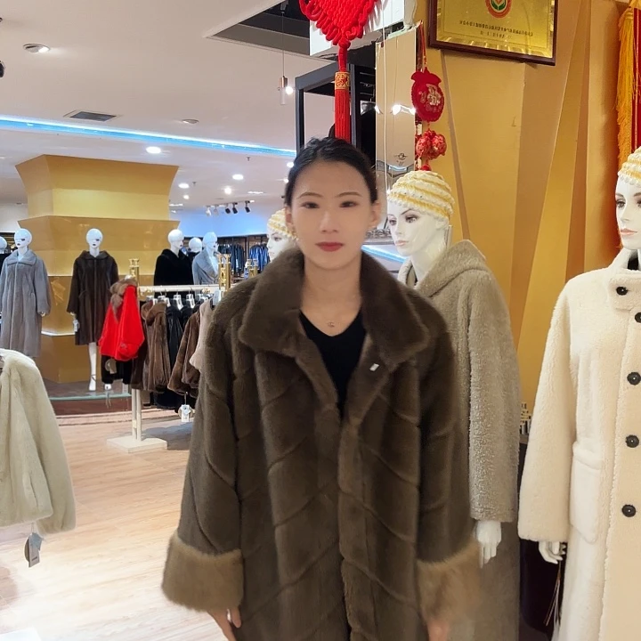 四楼蒂澳蒂娜皮草