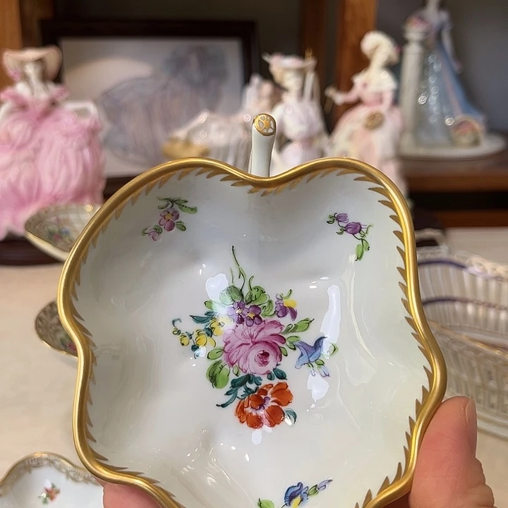 杯欧洲中古瓷器摆件