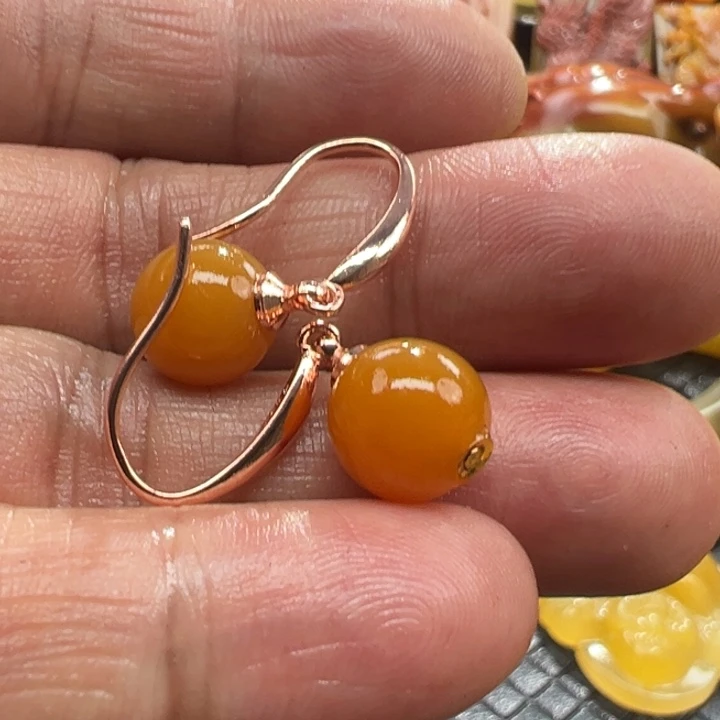 石英质玉（黄龙玉）颈饰未镶嵌