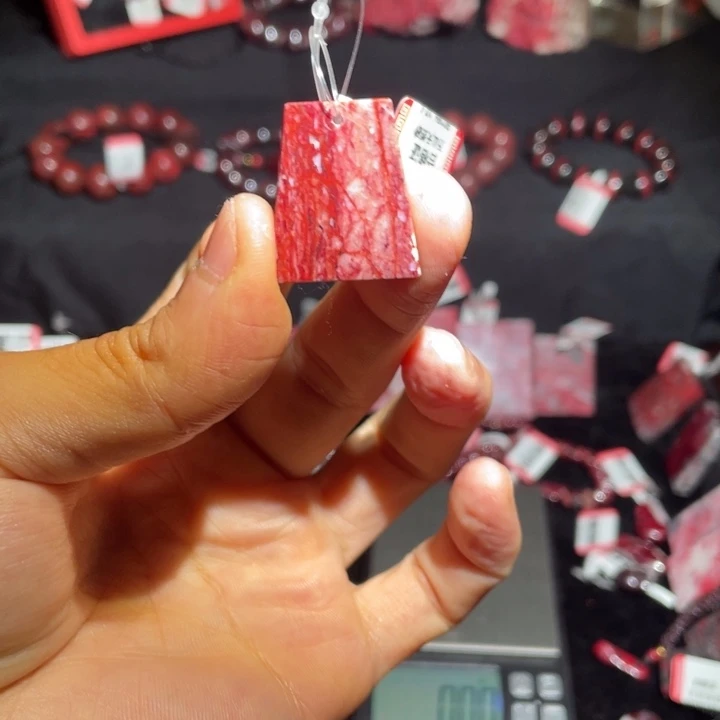 天然辰砂朱砂原石无事牌