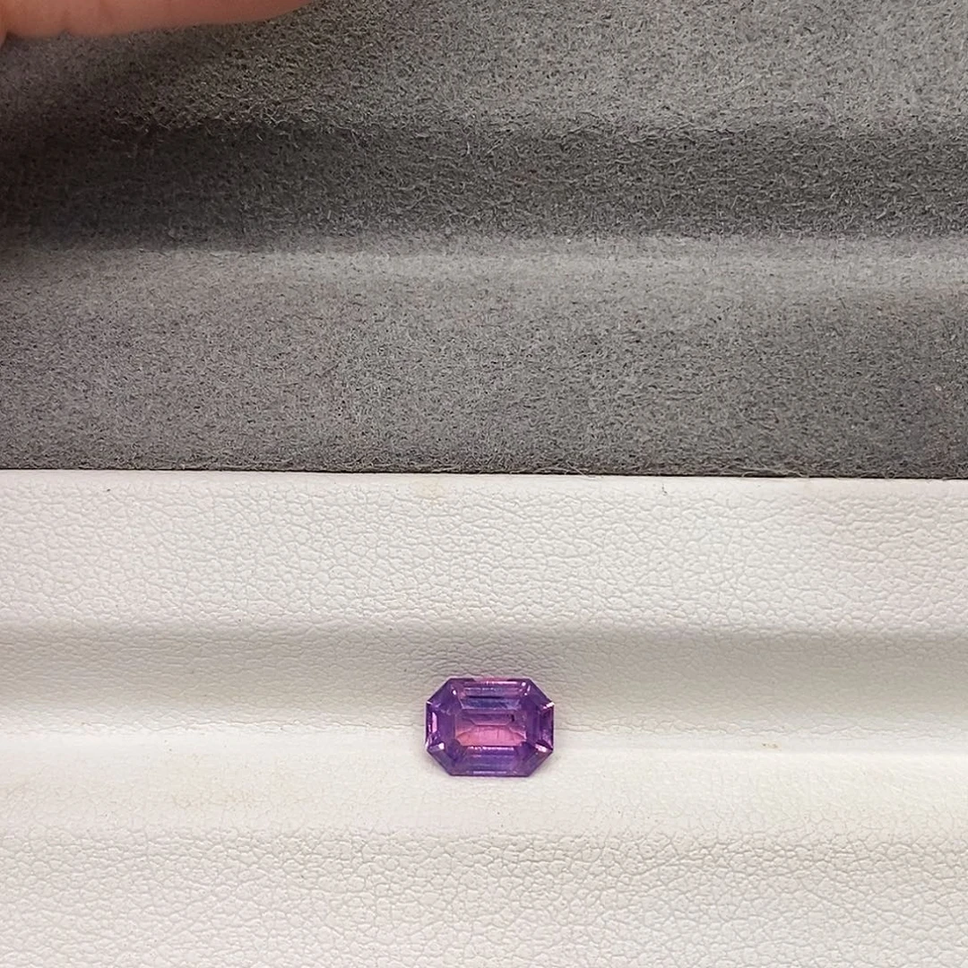 蓝宝石裸石1.56克拉天然无烧紫蓝宝