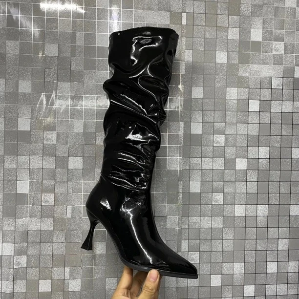 新疆包邮女鞋尖头细跟高跟长靴漆皮褶皱设计不过膝靴子时尚百搭