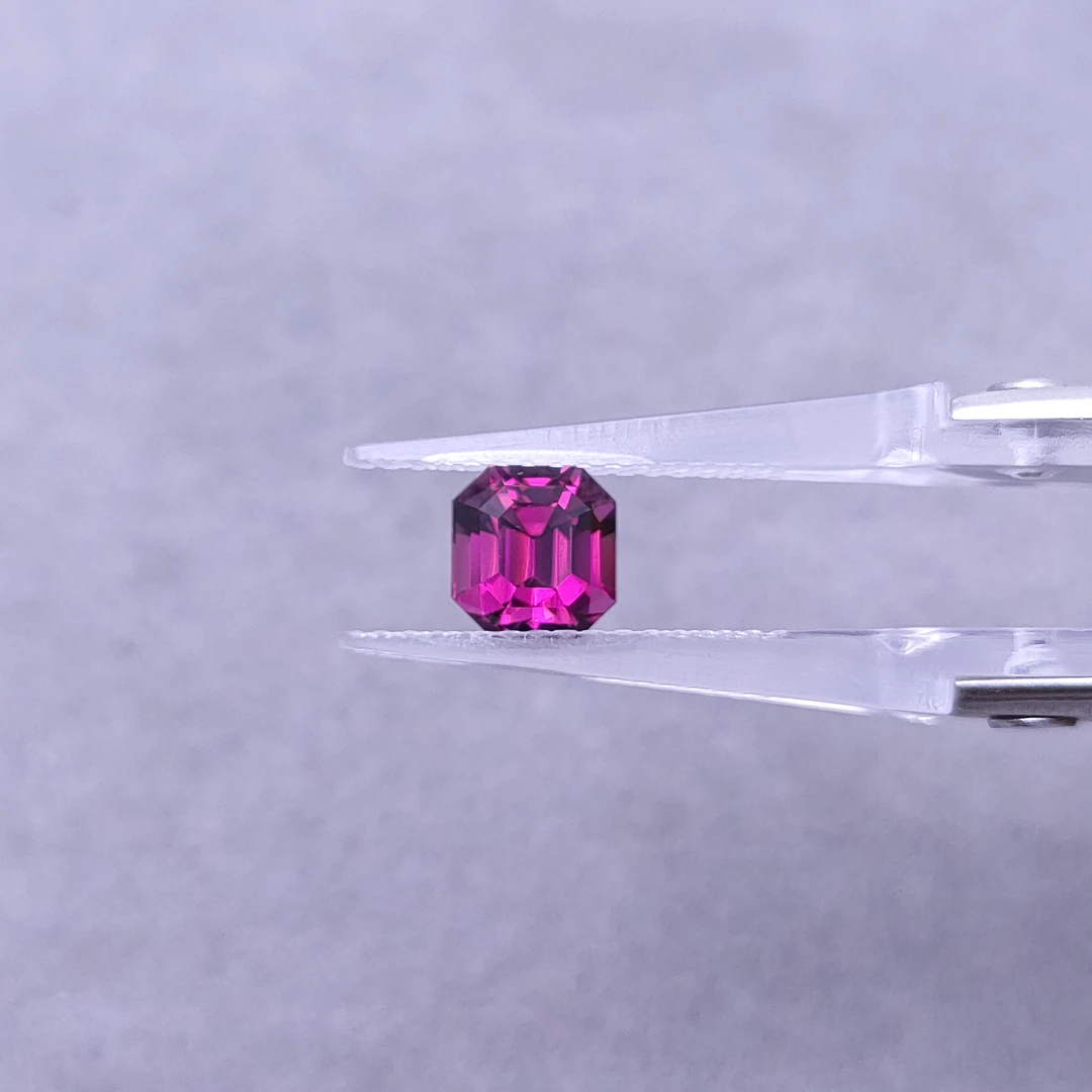 石榴石-2.45ct（01035627）0513