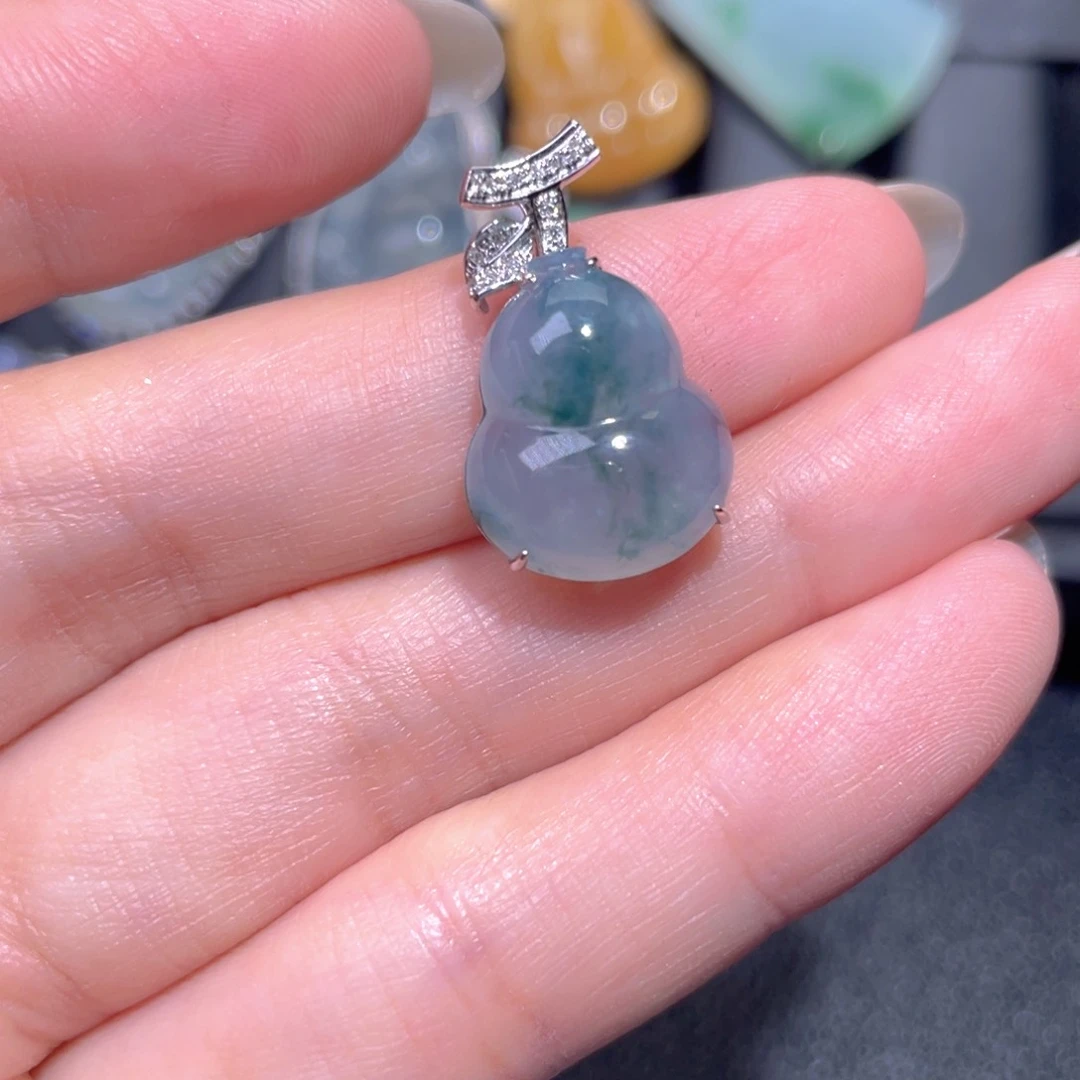 颈饰18K金镶嵌翡翠翡翠