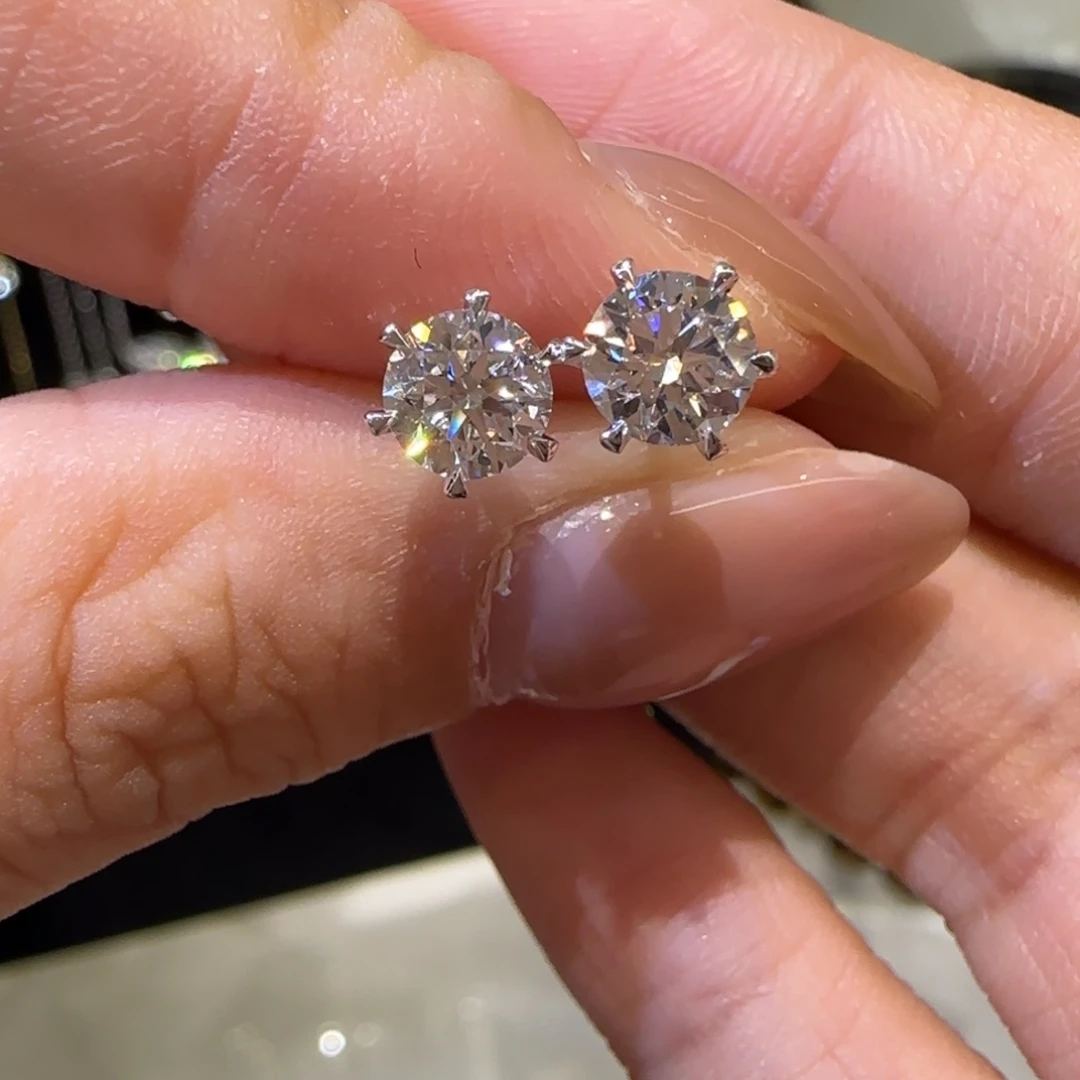 耳饰18K金镶嵌实验室培育钻石单颗50分耳钉一对