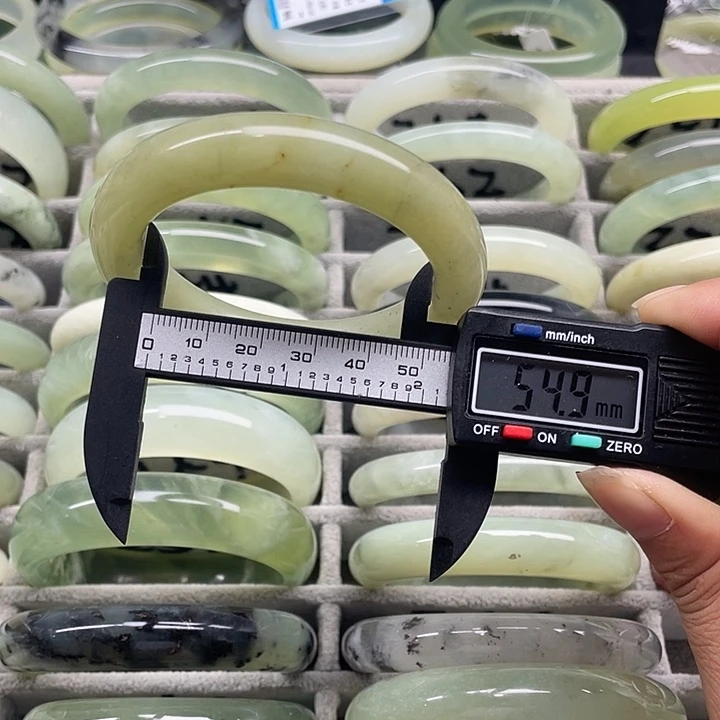 蛇纹石玉未镶嵌手镯279