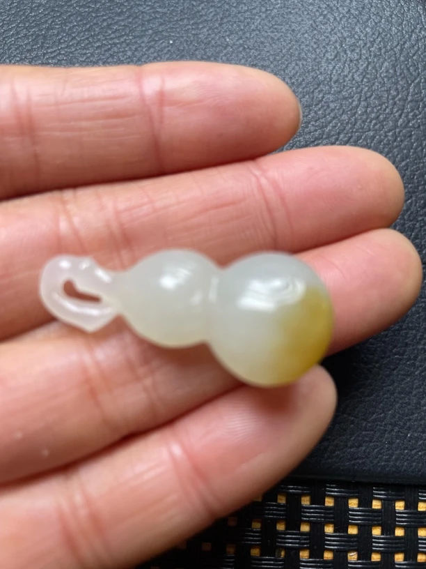 天然和田玉一口糖白葫芦