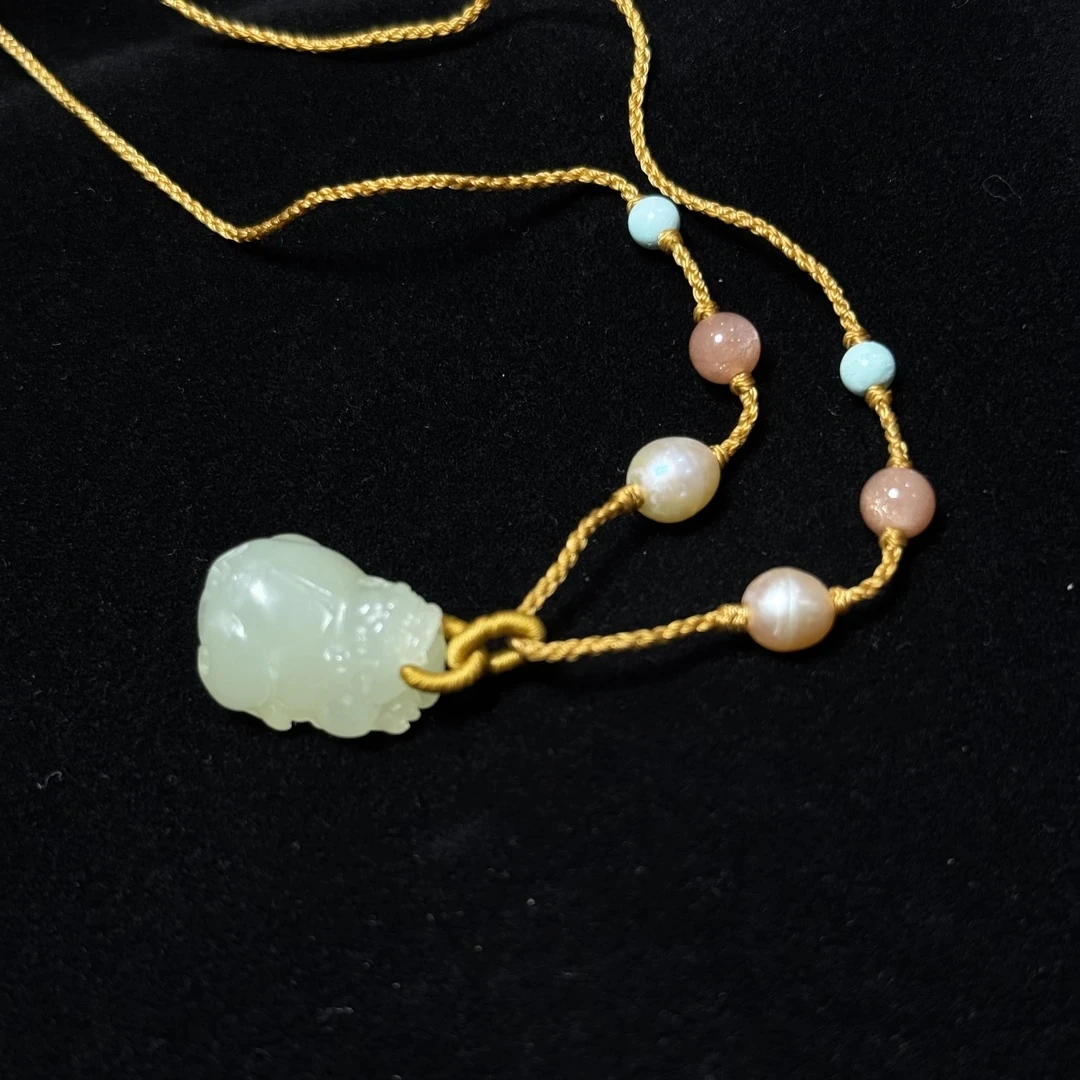 天然和田玉貔貅吊坠/8082