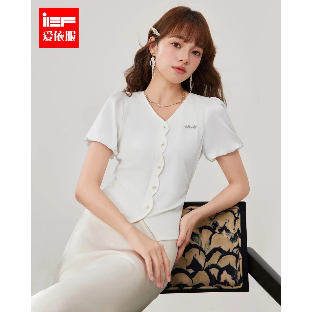 IEF/爱依服2025秋季新款时尚简约设计V领通勤百搭休闲风设计感T恤