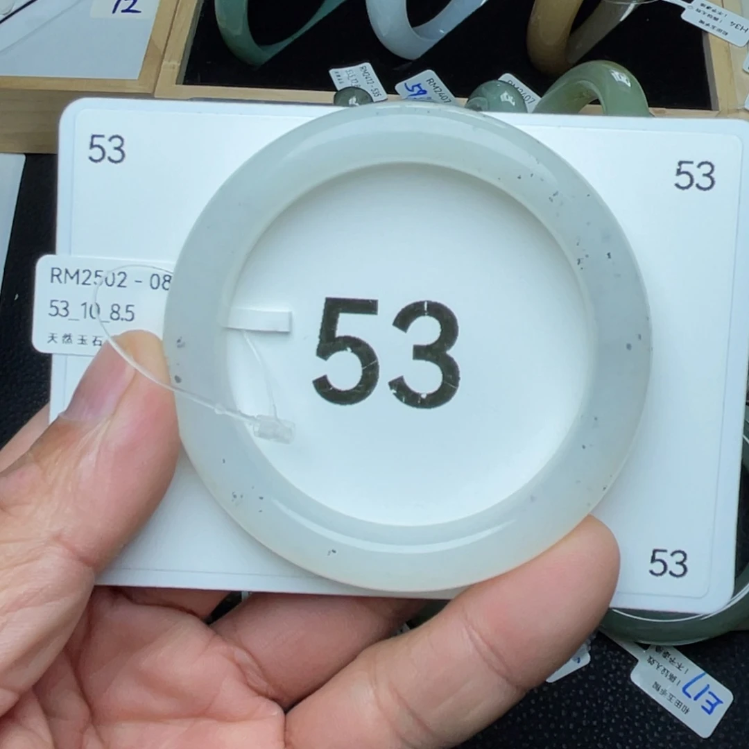 和田玉手镯未镶嵌张*.