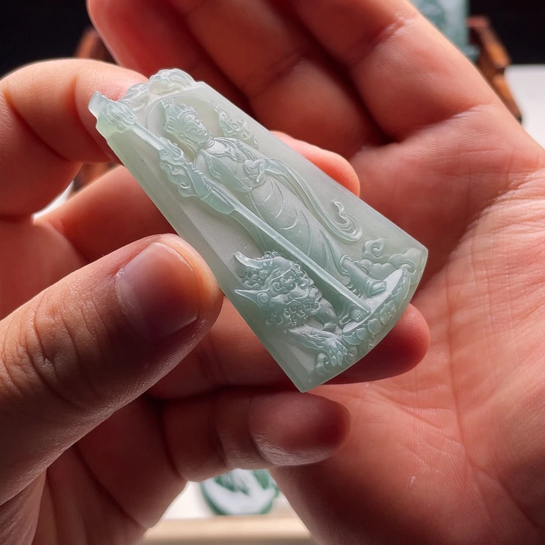 灵***洞定制翡翠未镶嵌地藏