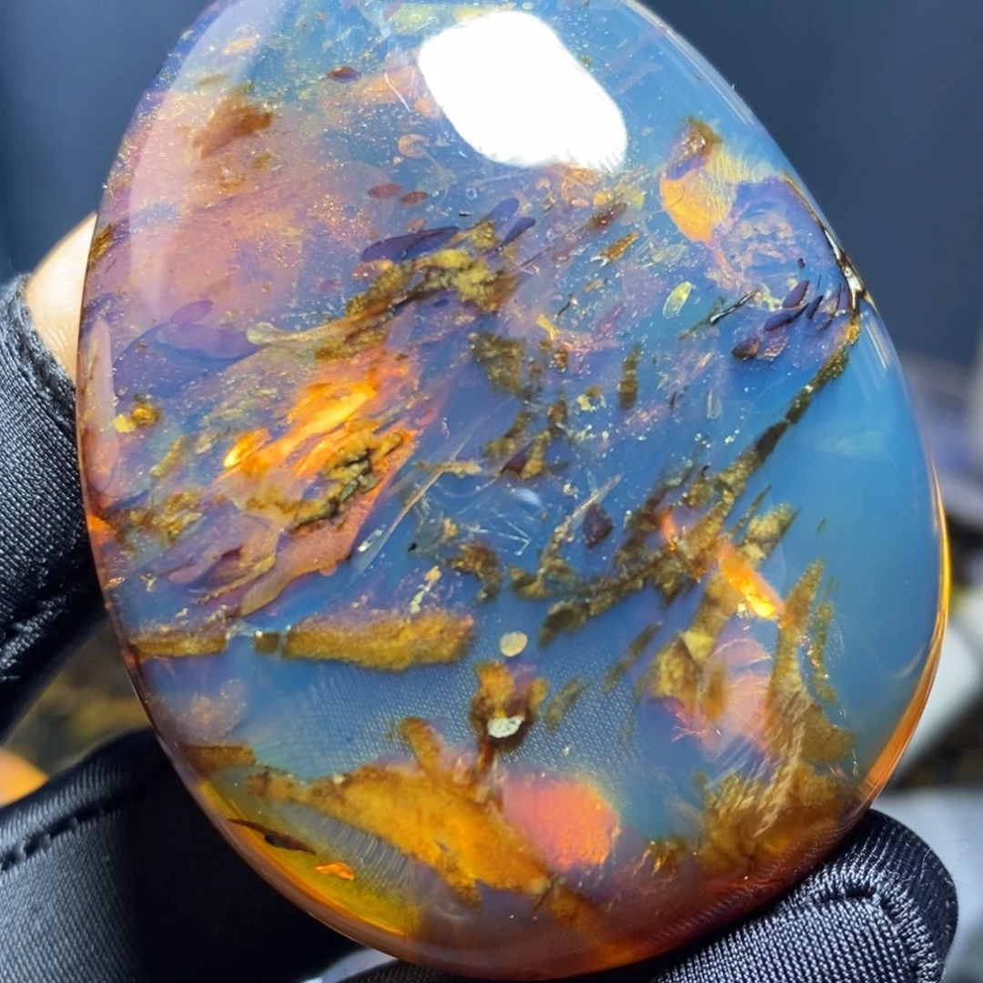 琥珀未镶嵌裸石。。。