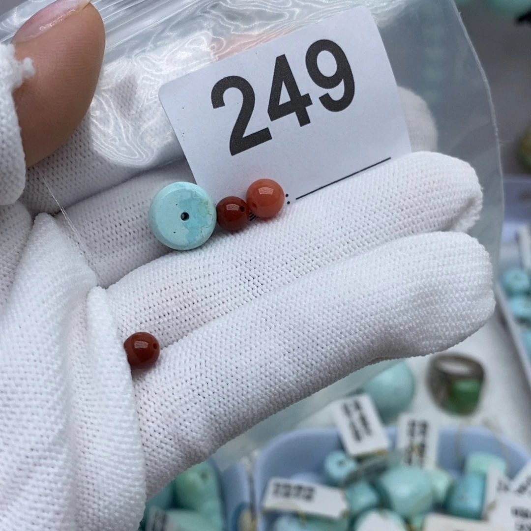 南红玛瑙未镶嵌珠宝奇石