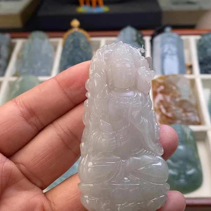 翡翠颈饰未镶嵌翡翠
