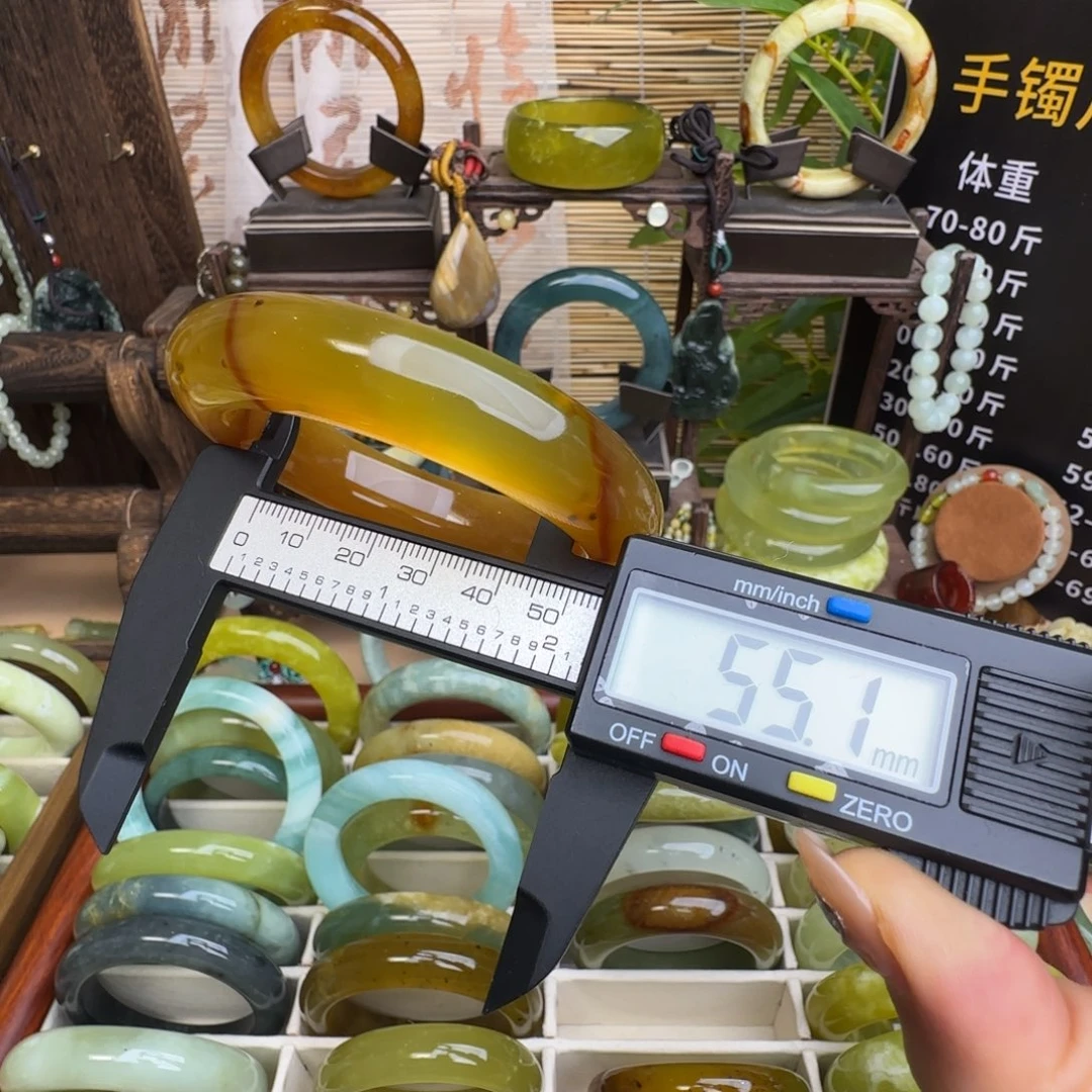 l***i蛇纹石玉未镶嵌手镯