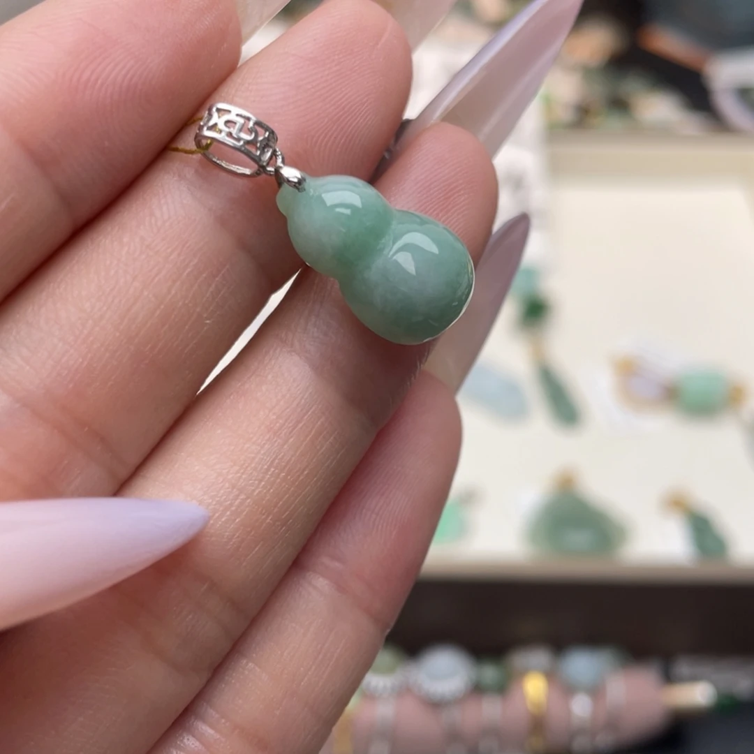 颈饰银S925镶嵌翡翠