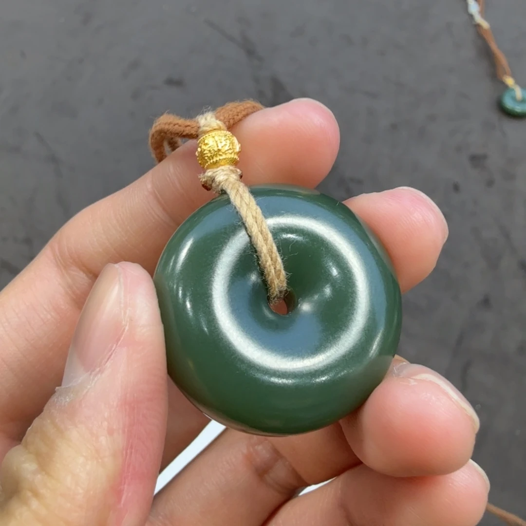 和田玉未镶嵌颈饰14残暴哥卡29左右代购不退