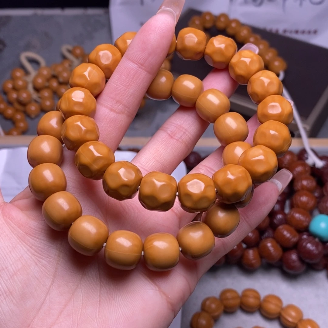 এ****手串文玩核桃老型奶酪