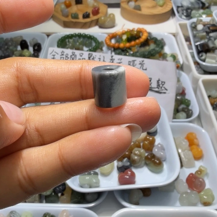 和田玉未镶嵌珠宝奇石