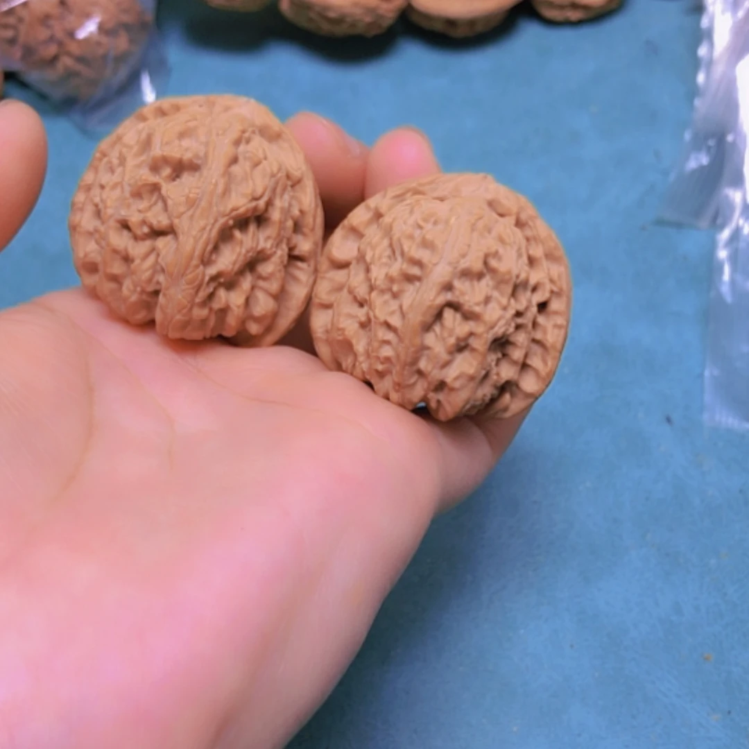 【闪购商品】把件核桃38白狮子修尖