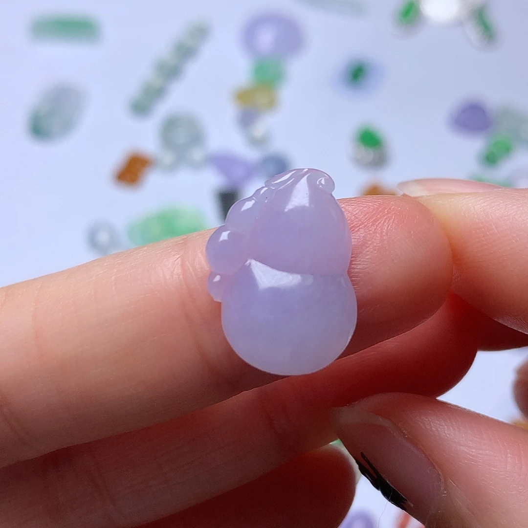 翡翠未镶嵌颈饰葫芦瓜