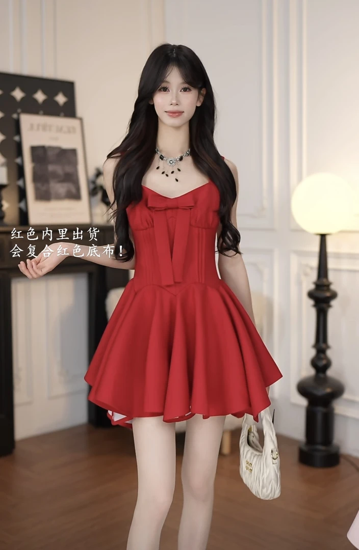 小小仟 玫瑰人生 四米裙摆公主裙蝴蝶结千金感无袖收腰连衣裙