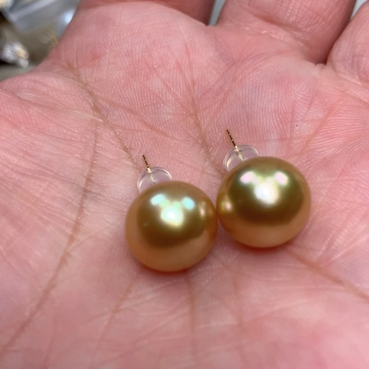 18K金镶嵌耳饰海水珍珠