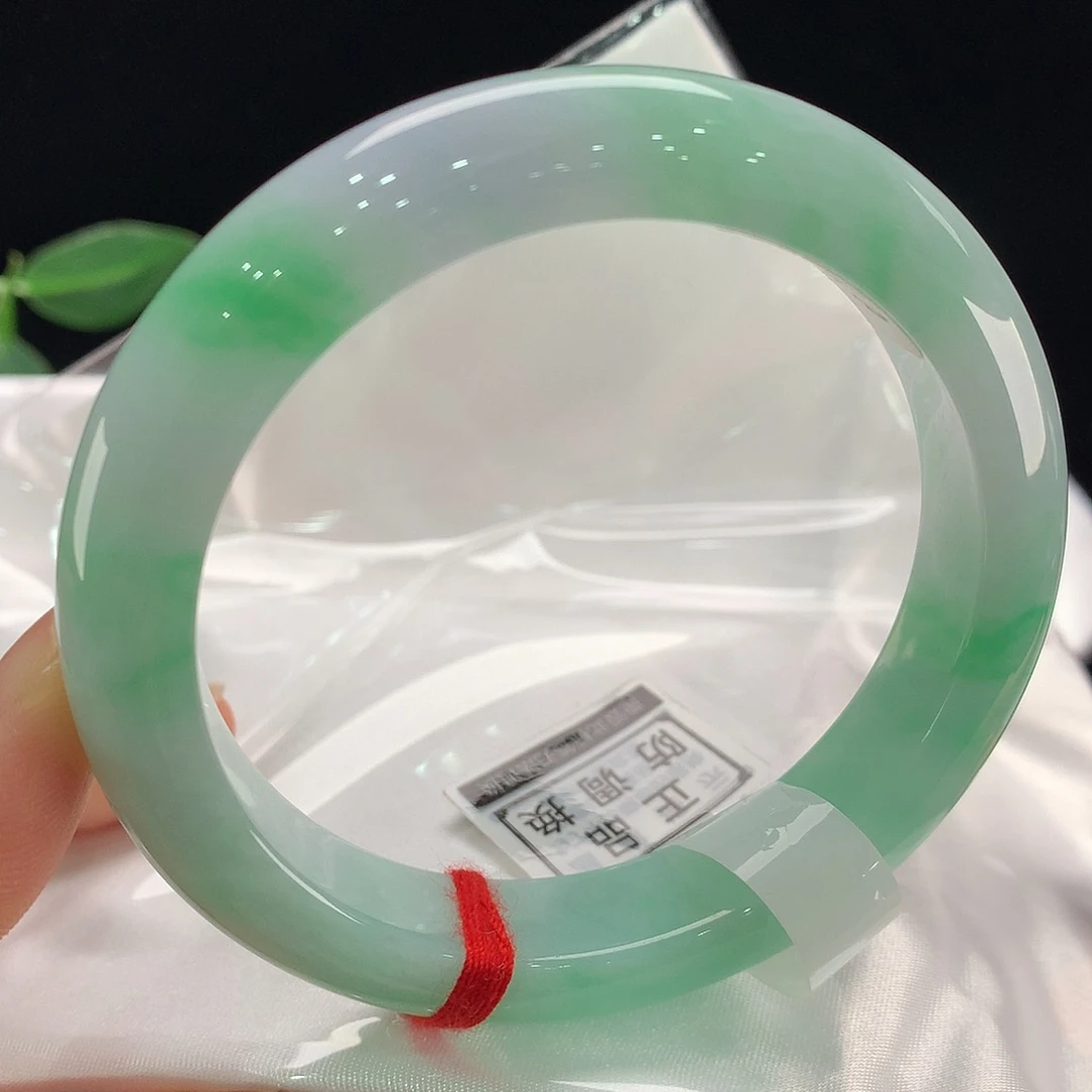 翡翠未镶嵌手镯0382