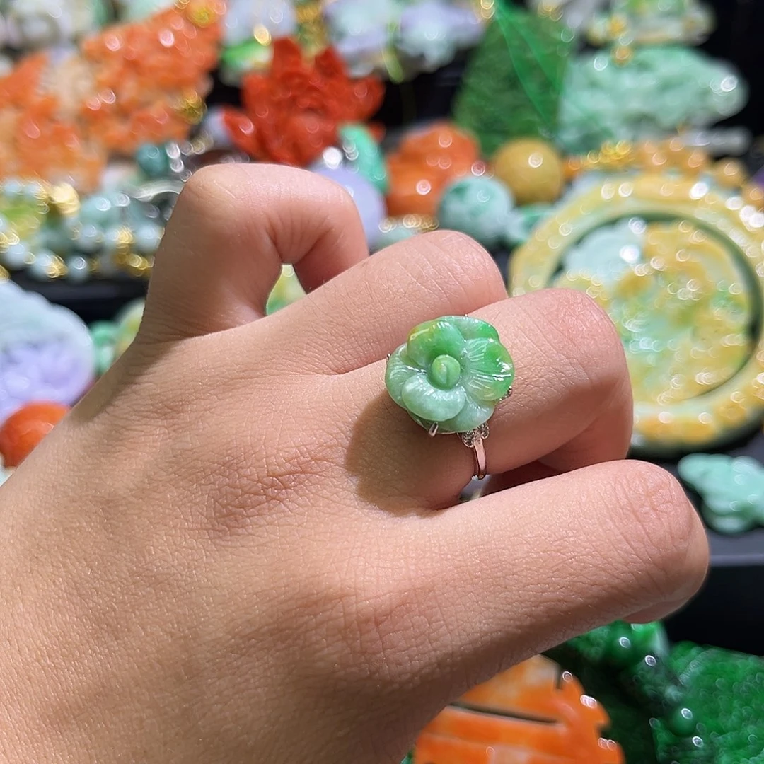 翡翠未镶嵌颈饰待编织