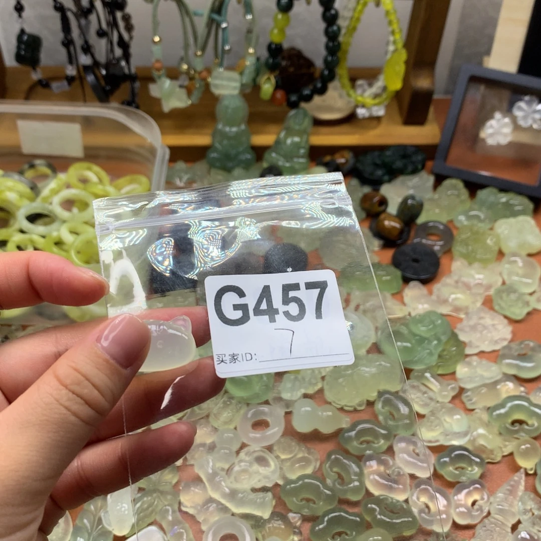 k***魚蛇纹石玉未镶嵌颈饰