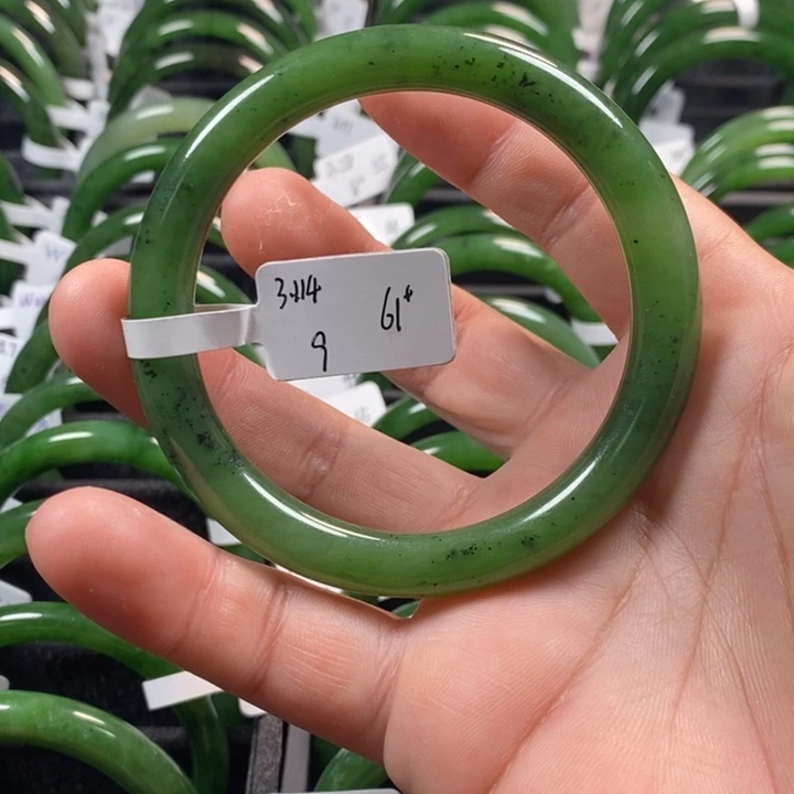 和田玉（碧玉）手镯未镶嵌61+