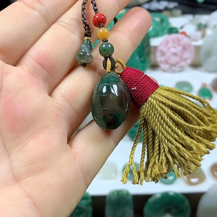 未镶嵌独山玉颈饰