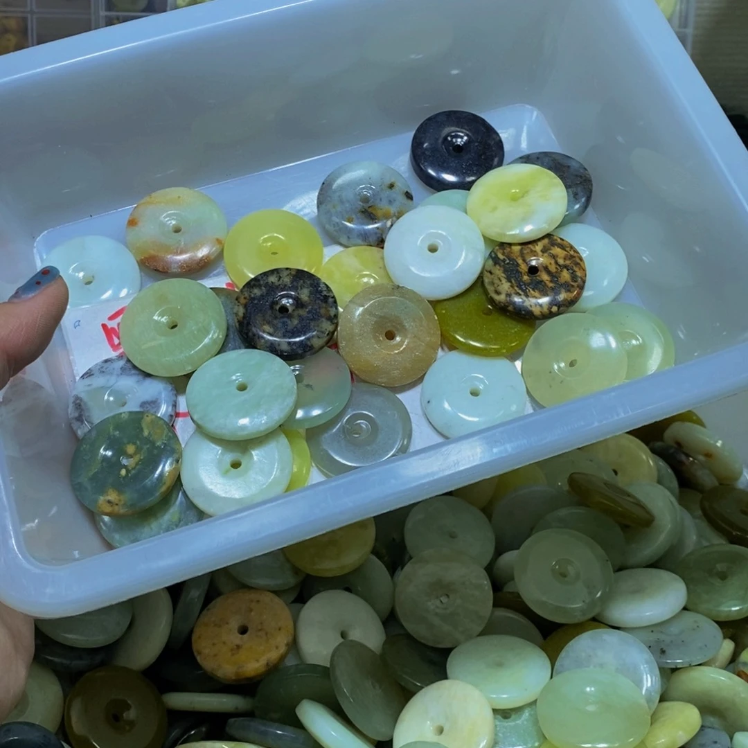 蛇纹石玉未镶嵌毛衣链1