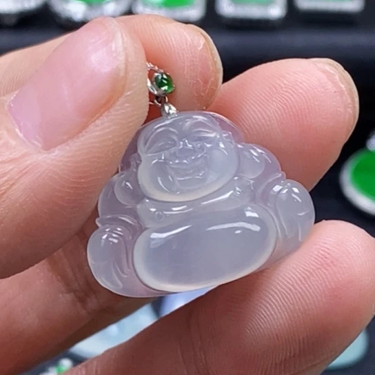 翡翠18K金镶嵌颈饰吊坠