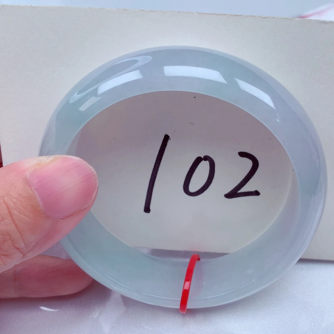 翡翠手镯未镶嵌翡翠