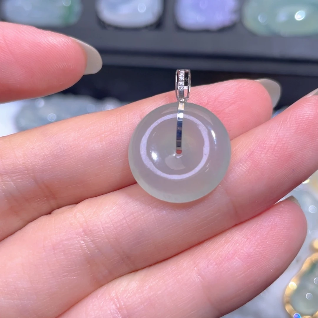 颈饰18K金镶嵌翡翠翡翠