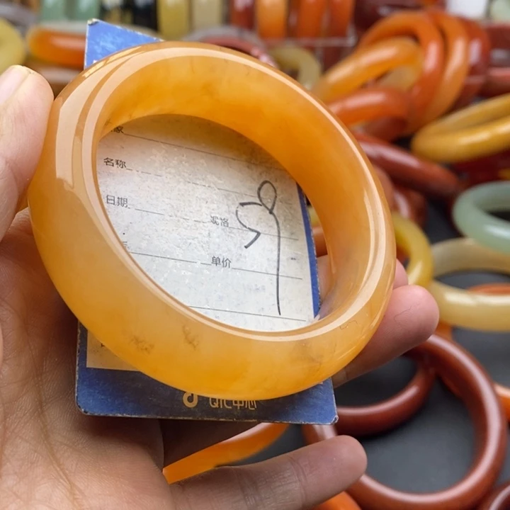 未镶嵌手镯石英质玉